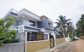 Teak And Lake Homestay